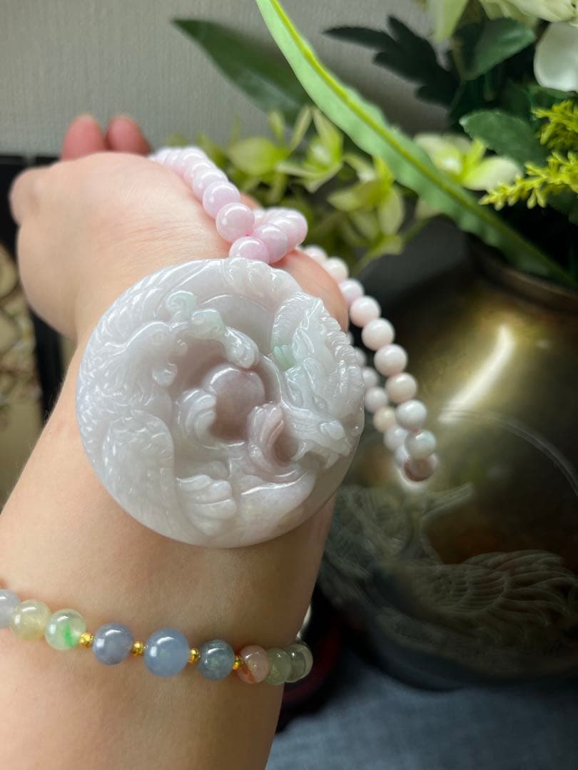 限定１点‼️ミャンマー産A貨翡翠　珍しい桃花ピンク色【龍飛鳳舞】鑑定書付き