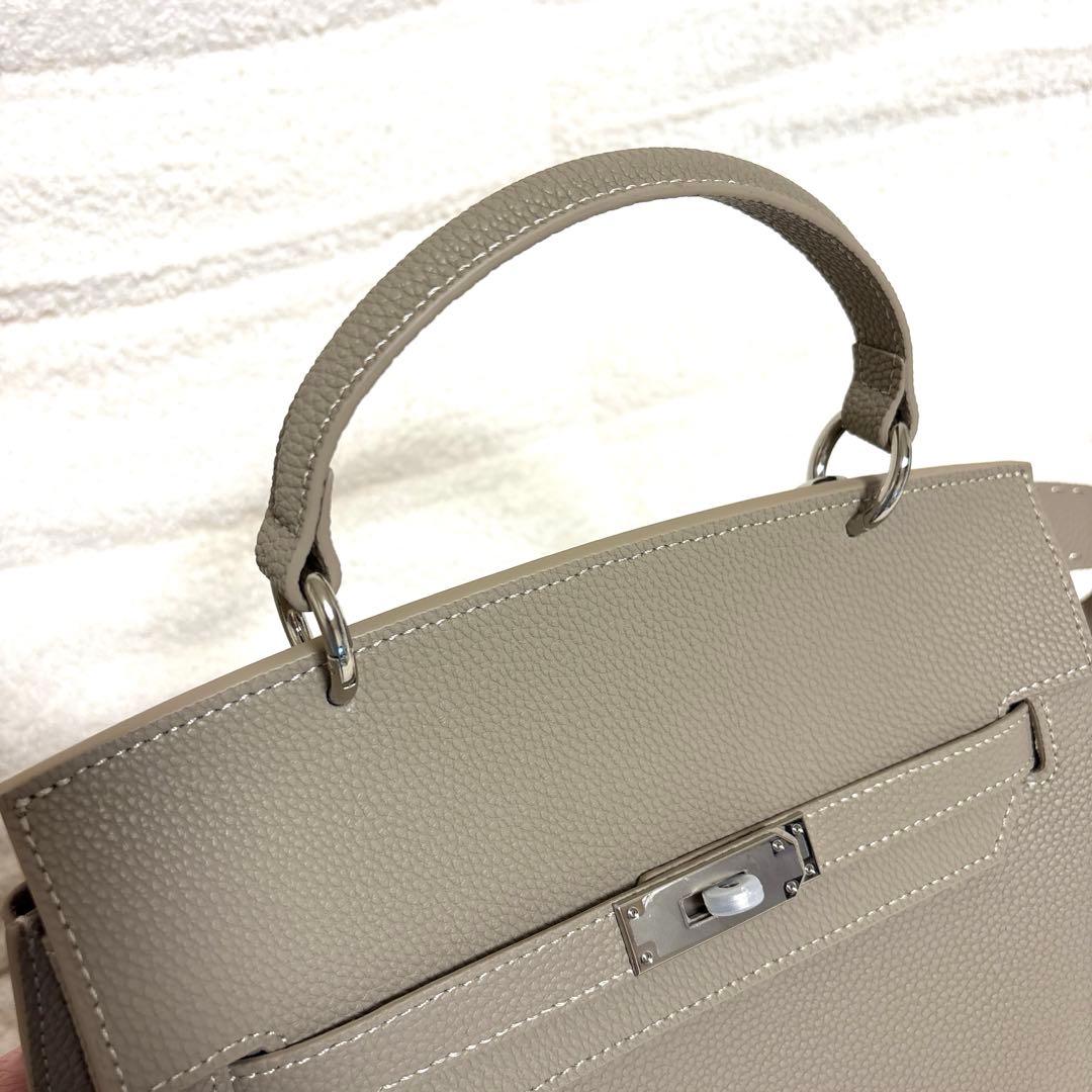 【完売品】新品未使用 デボネア スモール ハンドバッグ　レザー 本革 グレージュ