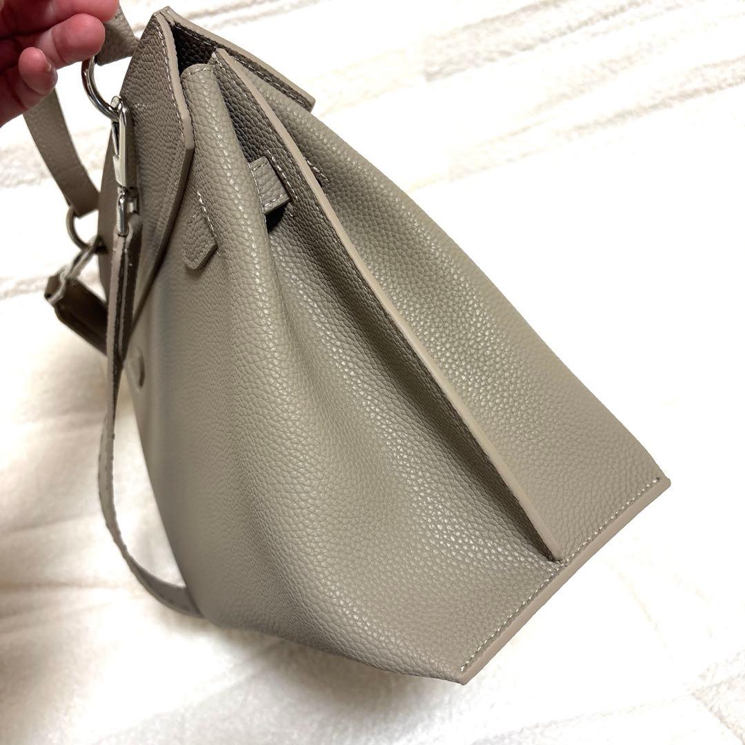 【完売品】新品未使用 デボネア スモール ハンドバッグ　レザー 本革 グレージュ
