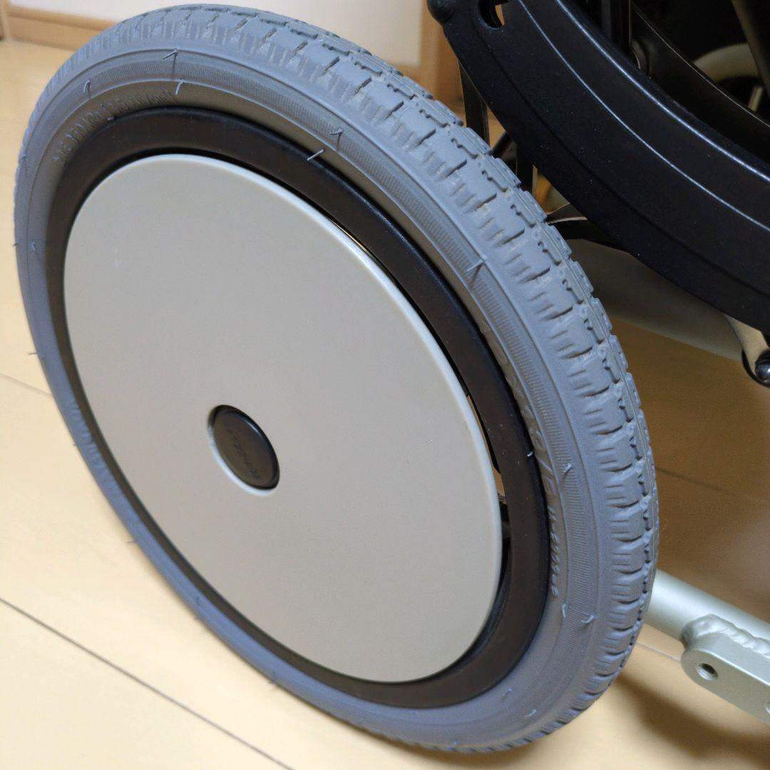 ティルト＆リクライニング連動式コンパクト車椅子　オアシス