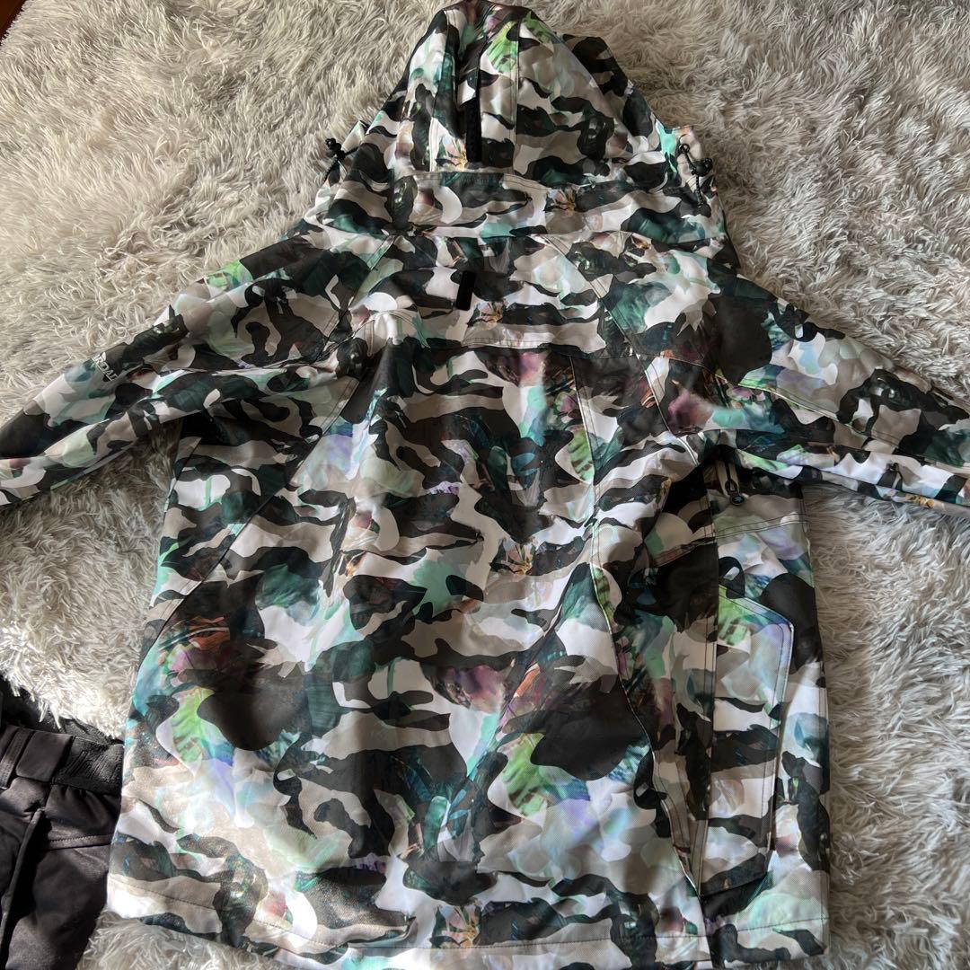 スキーウェア 上下セット 迷彩柄 匿名配送 単品購入不可