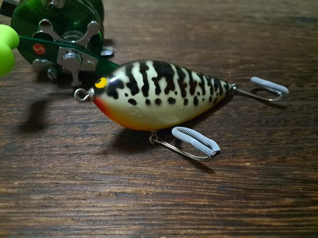 バルサ50　ステッピン・フラッター　ホワイトコーチドッグ