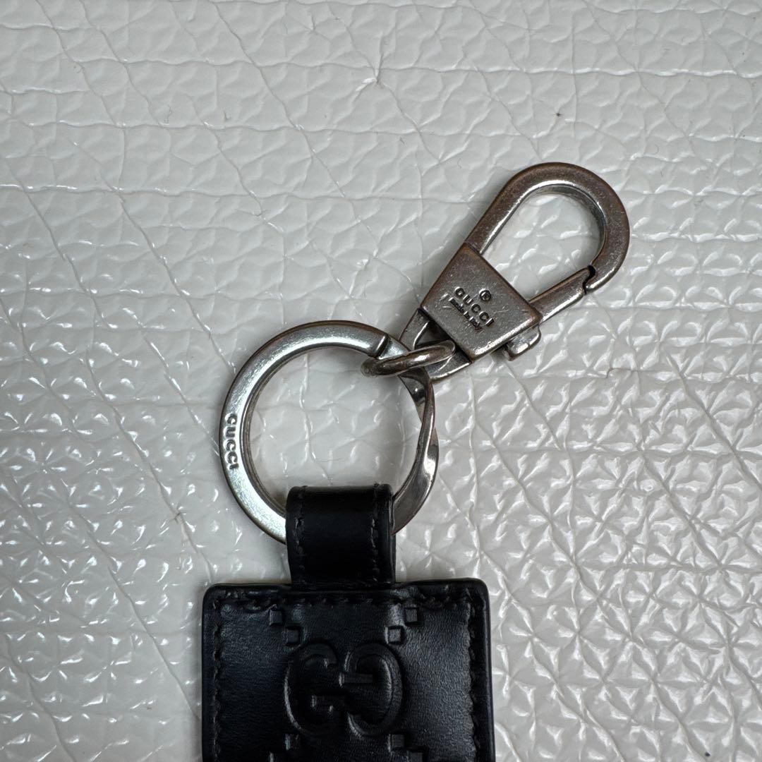 GUCCI ブラックレザー キーホルダー - メルカリ