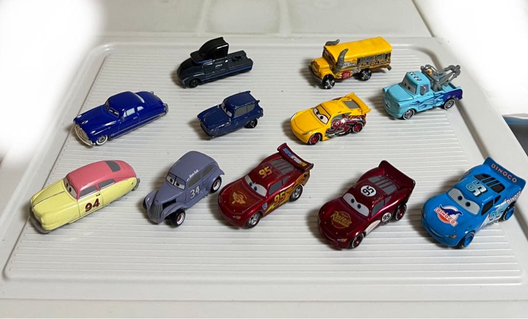 カーズ、トミカ、ミニカー、ルイーズ・ナッシュ、リバースコット