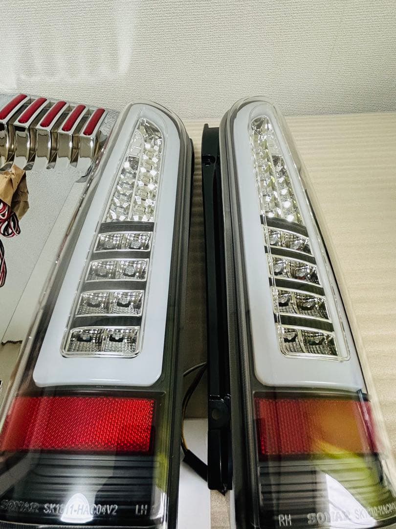 ハイエース200系　LEDテールランプ