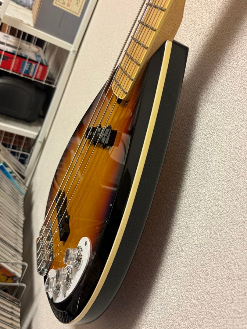 完全廃版決定 Fernandes 矢沢永吉ベースYB-75 琵琶ベース キャロル