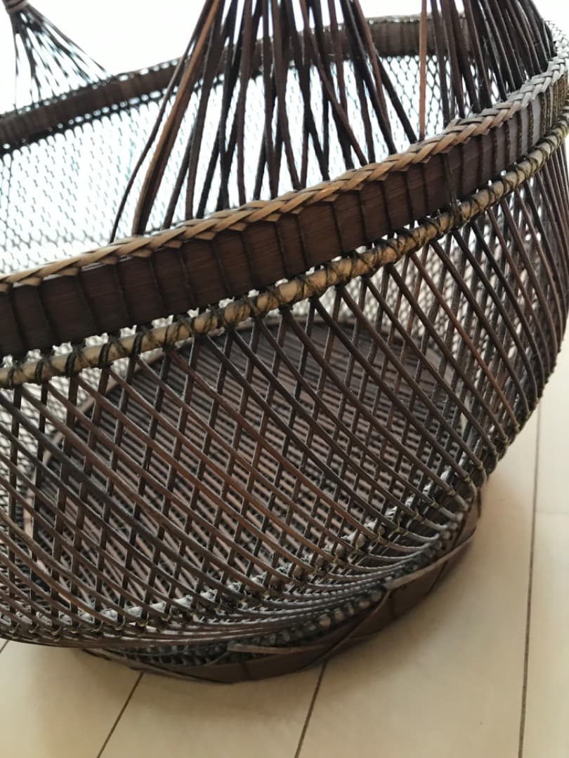 タイ製 植物の蔓で職人が作ったかご