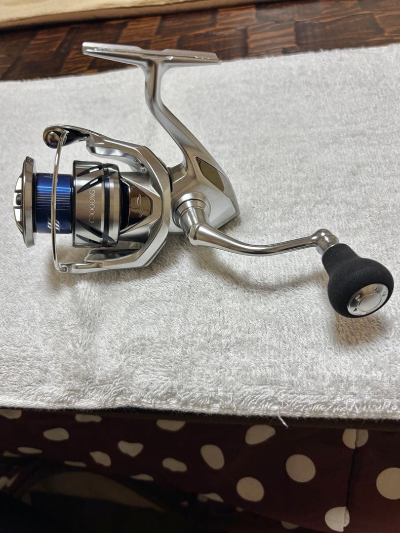 【値下げ】SHIMANO 23ストラディック C3000xg スピニングリール