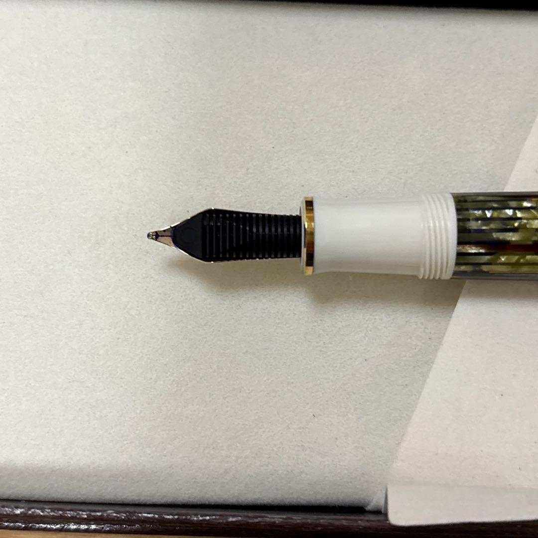 ホワイトトータス スーベレーン M400 万年筆 中字 M ペリカン