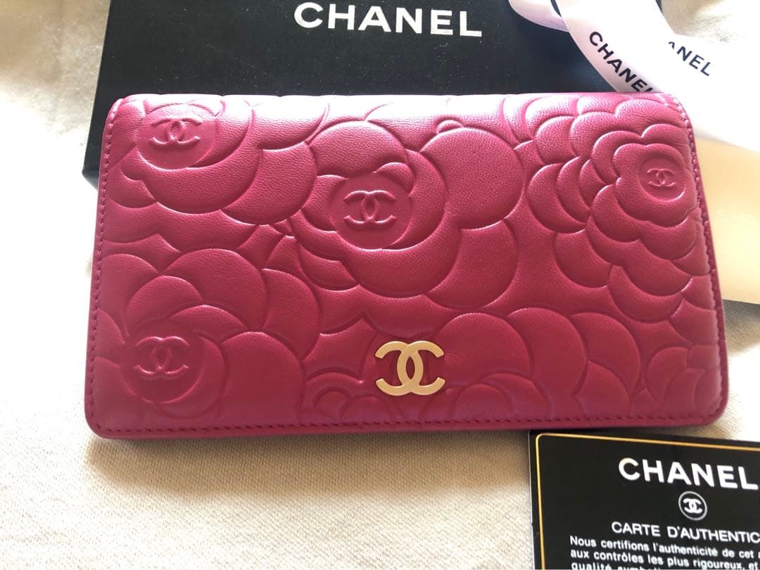 値下げ❗️CHANEL シャネル カメリア 二つ折り 長財布 ピンク - メルカリ