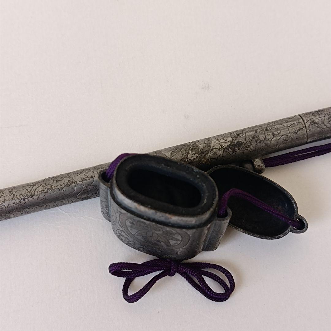 携帯筆記具 印籠形墨壺矢立 笹竜胆紋唐草 金工 江戸時代 清和源氏