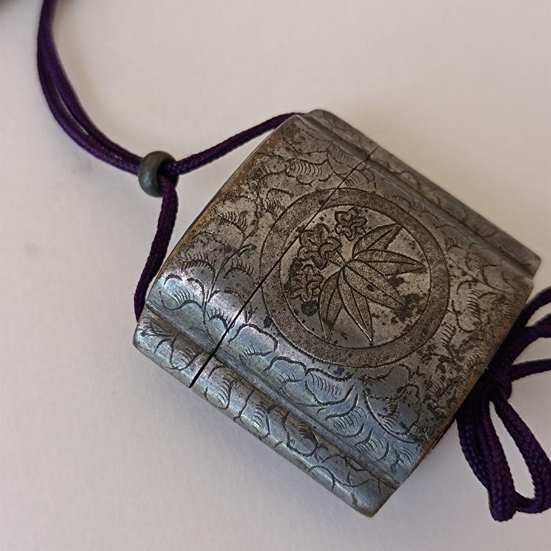 携帯筆記具 印籠形墨壺矢立 笹竜胆紋唐草 金工 江戸時代 清和源氏