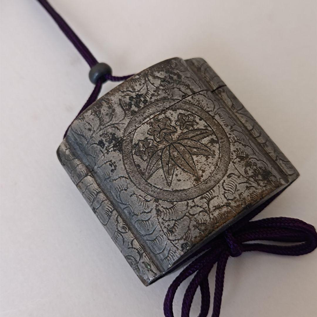 携帯筆記具 印籠形墨壺矢立 笹竜胆紋唐草 金工 江戸時代 清和源氏