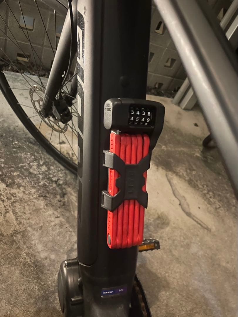 GIANT FASTROAD E+ クロスバイク Eバイク　電動自転車