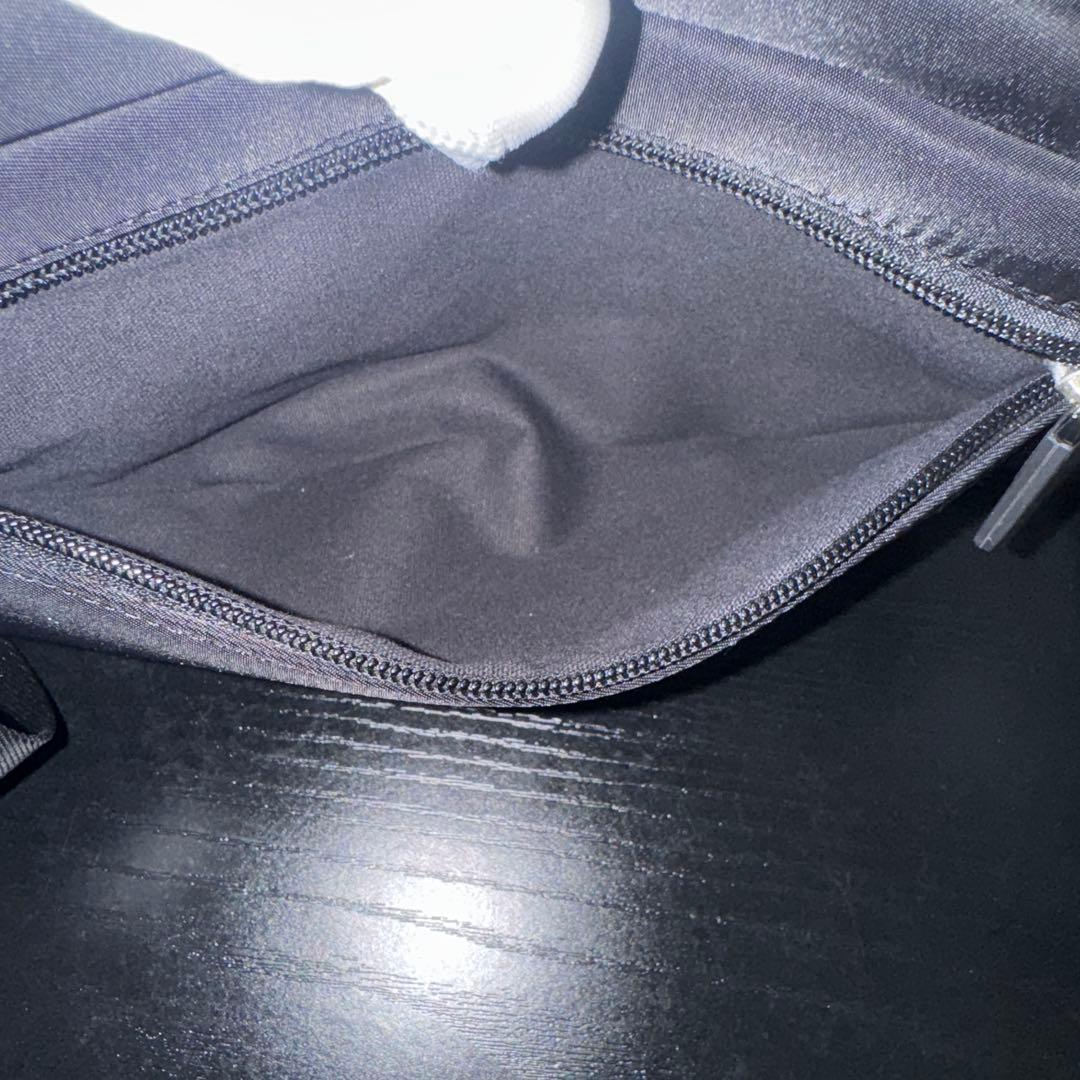 美品✨ BURBERRY バーバリー ナイロン ロゴ ボディバッグ ブラック