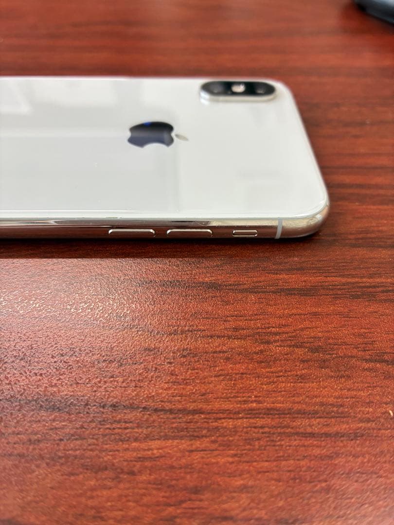 Apple iPhone XS ホワイト 5.8インチ