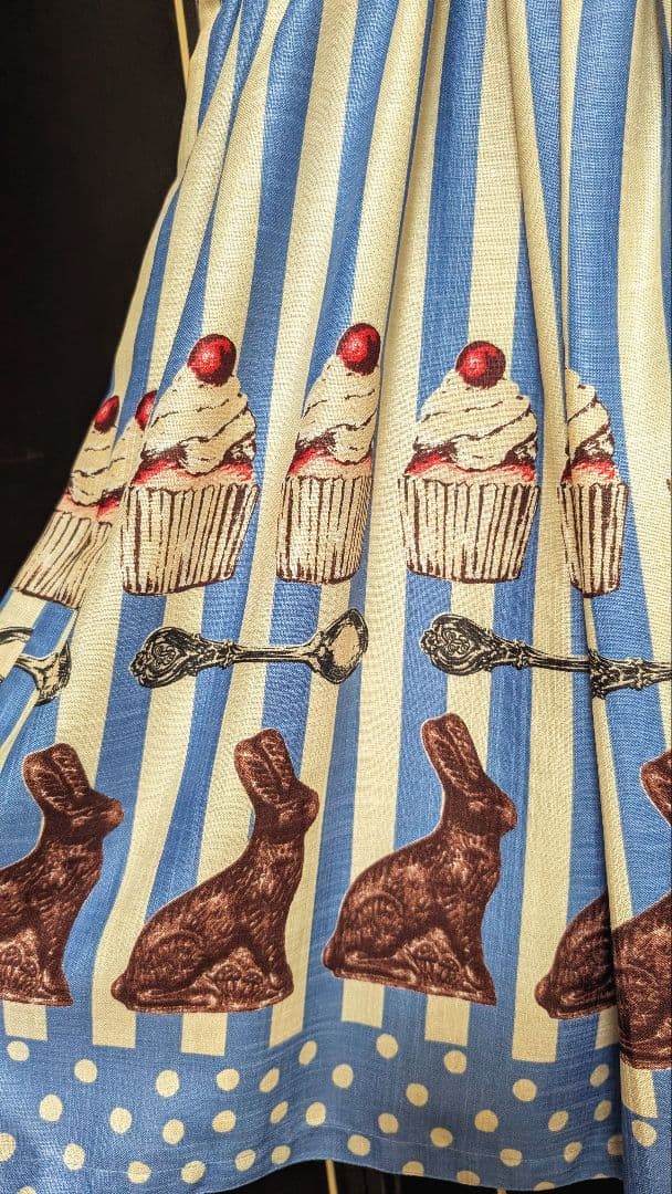 ウサギ　チョコ　キャミワンピース　Emily Temple cute