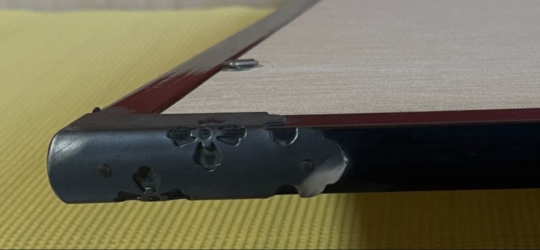 【金毘羅道中の図】直書き？かも。ガラスの無い麻生地額縁、74×59×2.1。