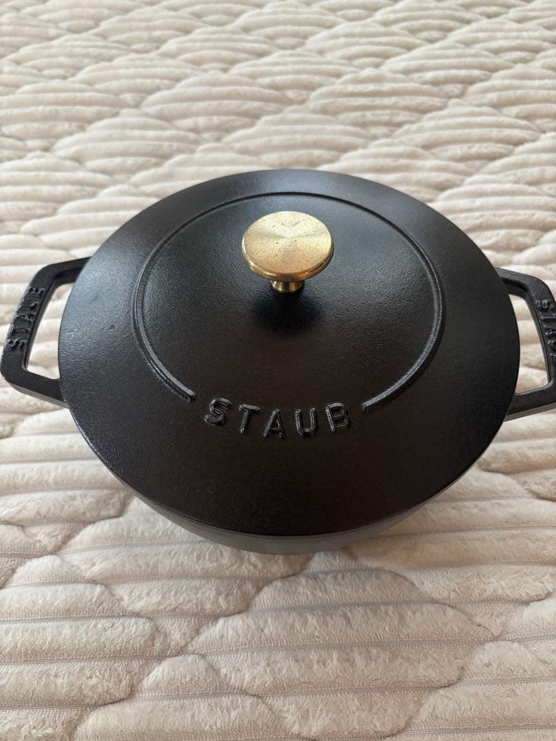 STAUB 鋳鉄 両手鍋 20cm - メルカリ