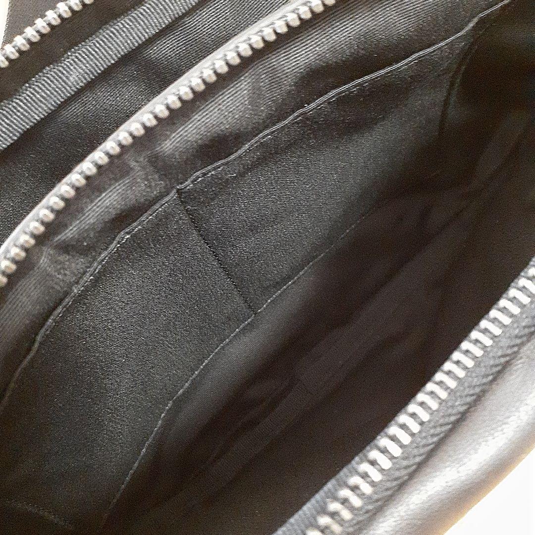 Noah(•ө•)♡【未使用品】COACH ブラック レザー ボディバッグ