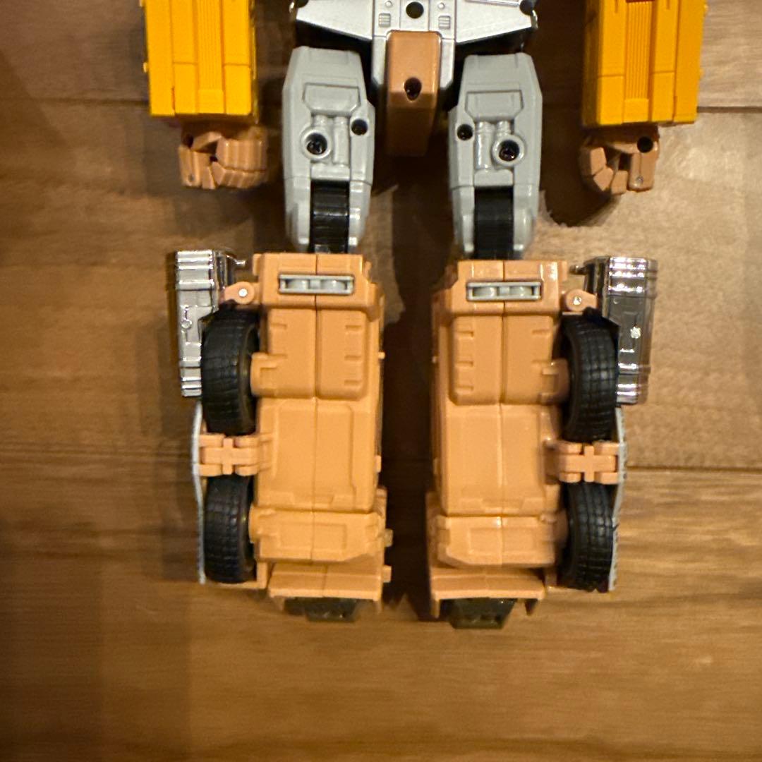 トランスフォーマー　コンボイ atmos safari LEBRON Ver.