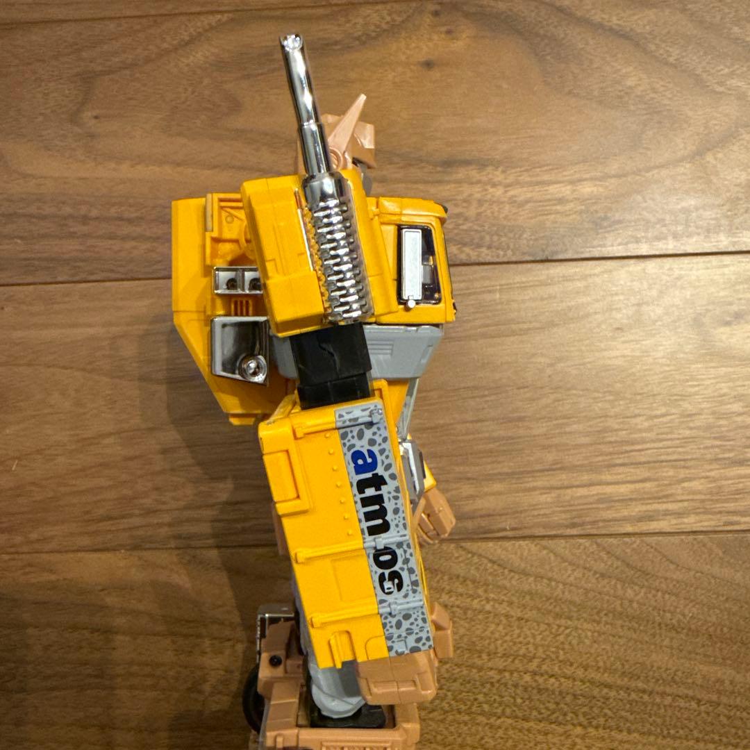 トランスフォーマー　コンボイ atmos safari LEBRON Ver.