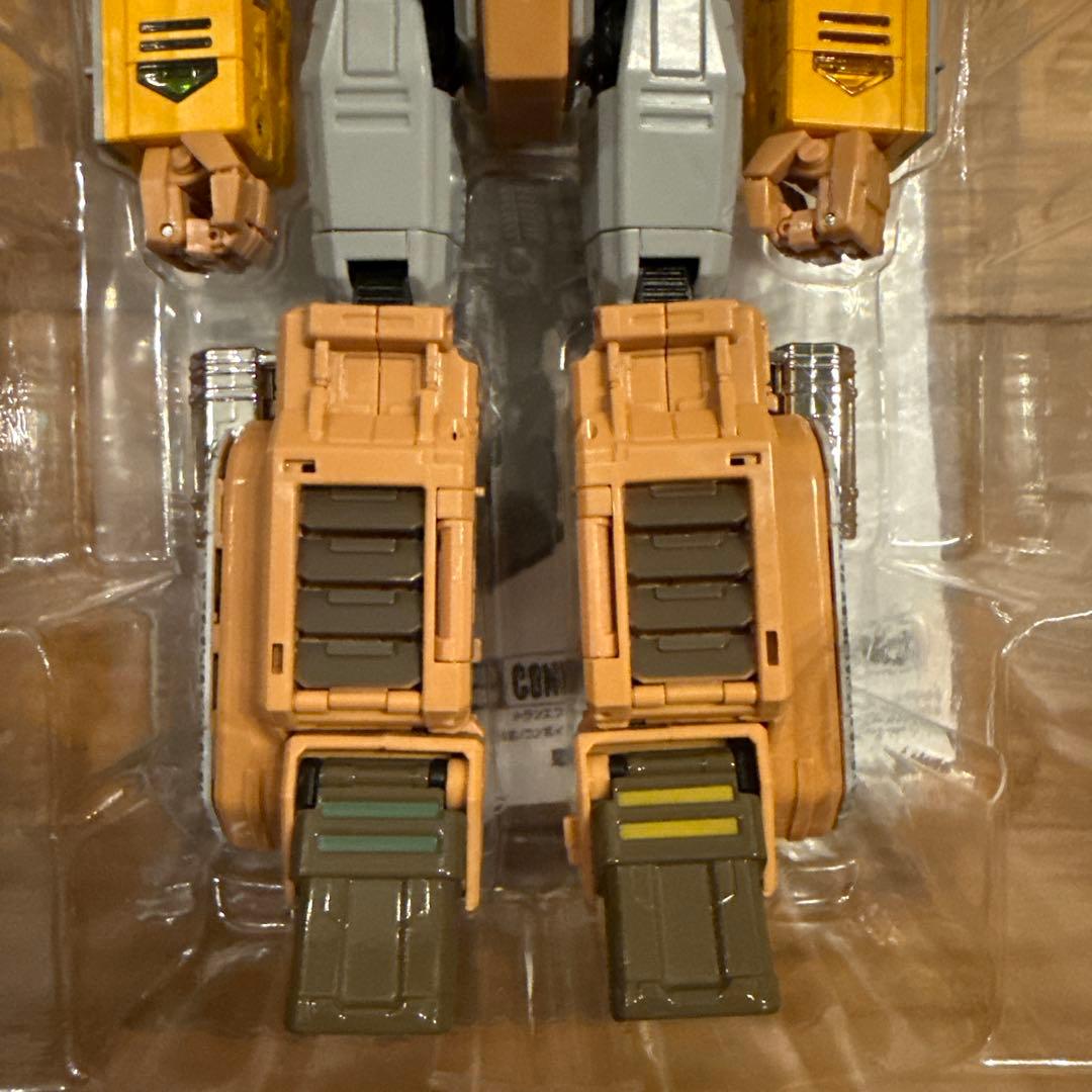 トランスフォーマー　コンボイ atmos safari LEBRON Ver.