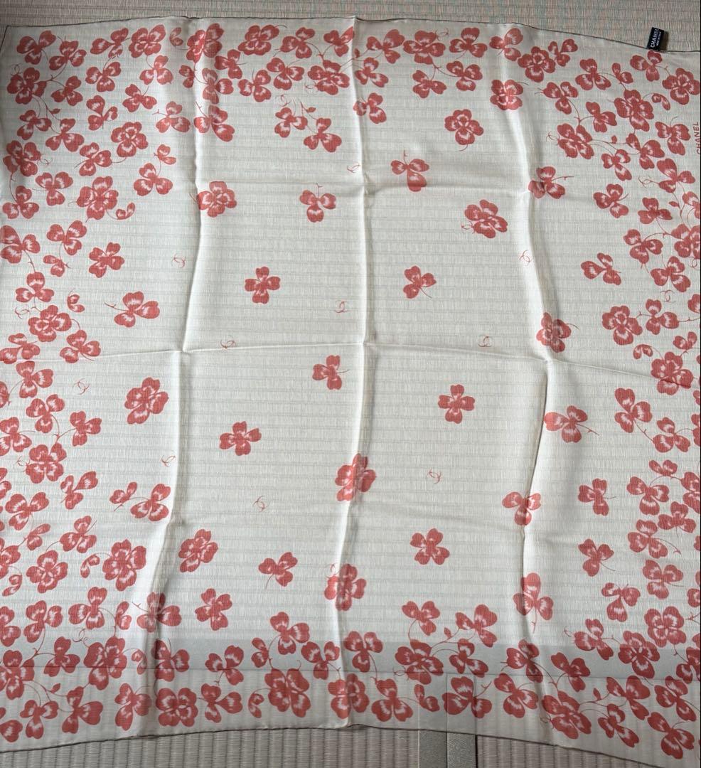 CHANEL シャネル シルクスカーフクローバー柄 アイボリーレッド　新品未使用