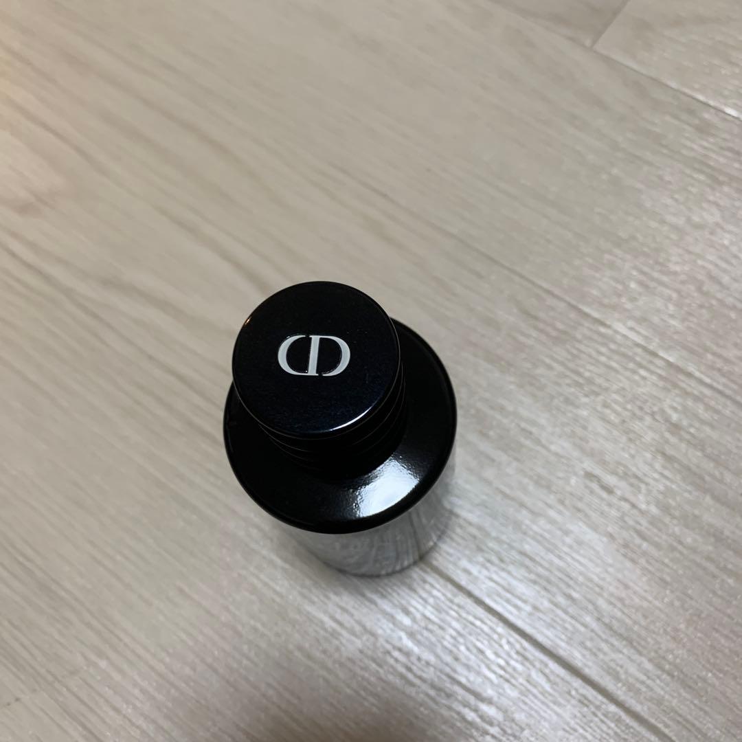 Dior ディオール　ソヴァージュ　（箱無し）約60mLとTRAVALO ケース