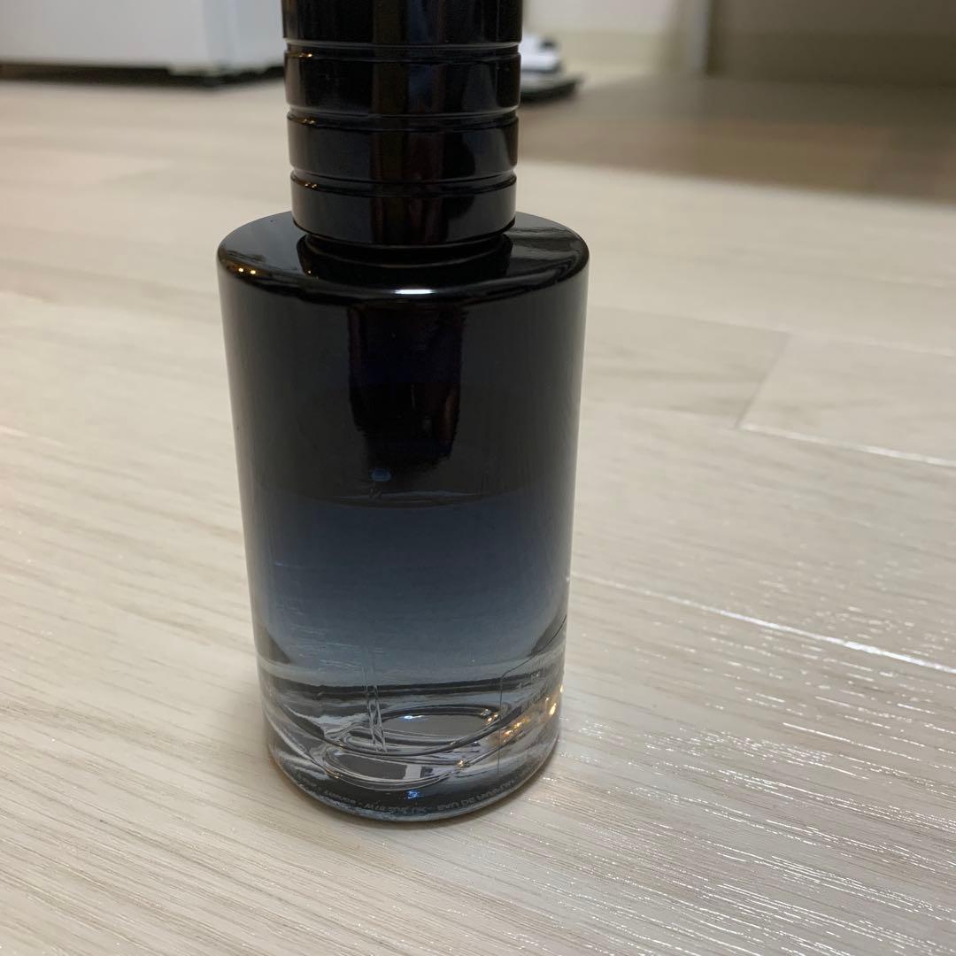 Dior ディオール　ソヴァージュ　（箱無し）約60mLとTRAVALO ケース