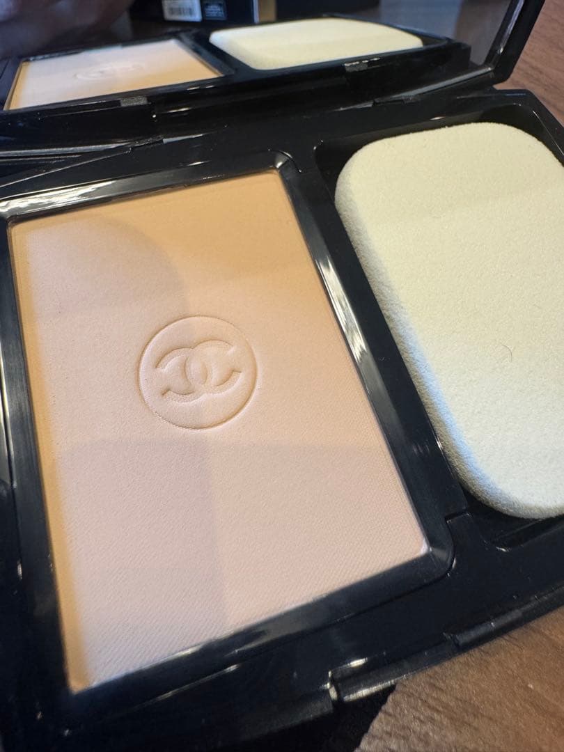 シャネル　ファンデーション