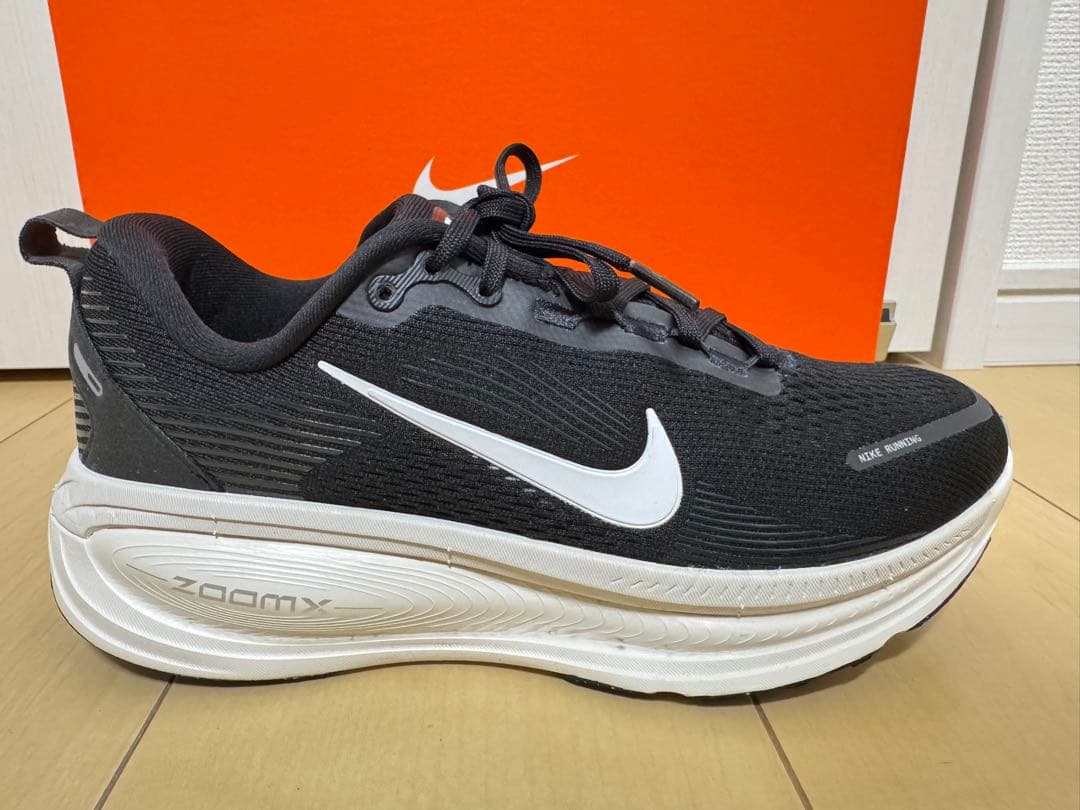 ナイキ　ボメロ18 25.５センチ