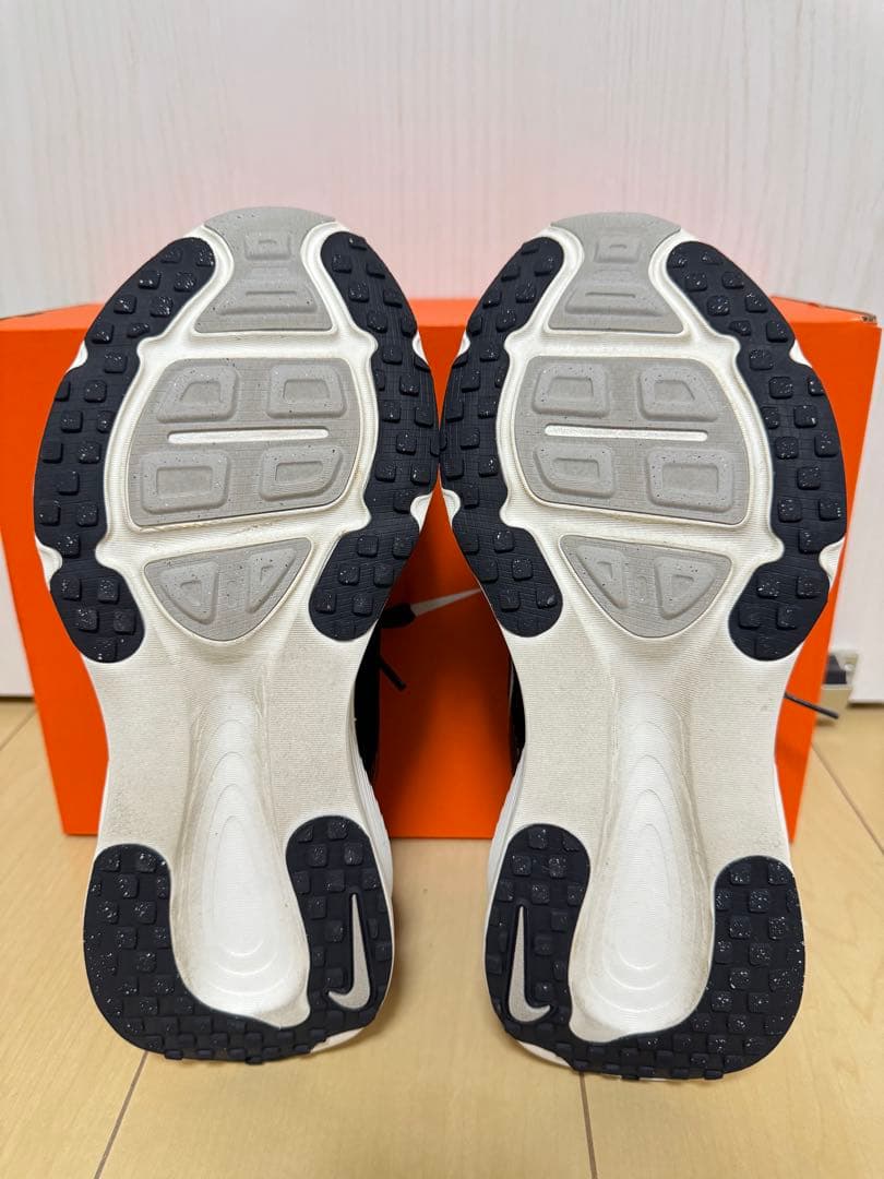 ナイキ　ボメロ18 25.５センチ