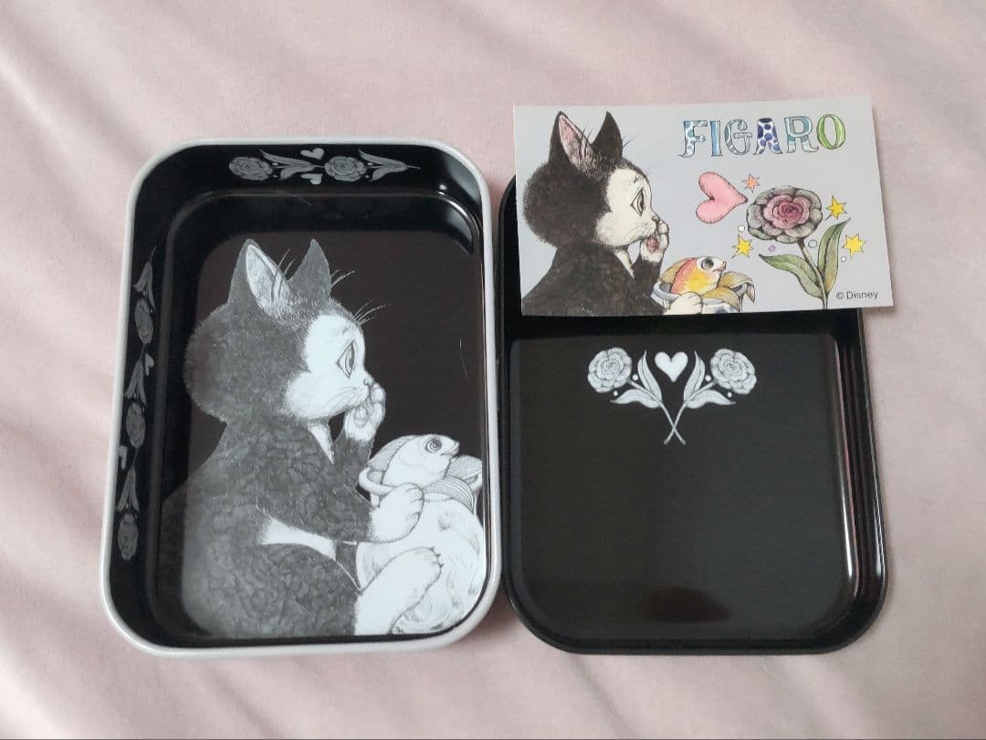 ヒグチユウコ×Disneyフィガロ ラグマット&缶セット