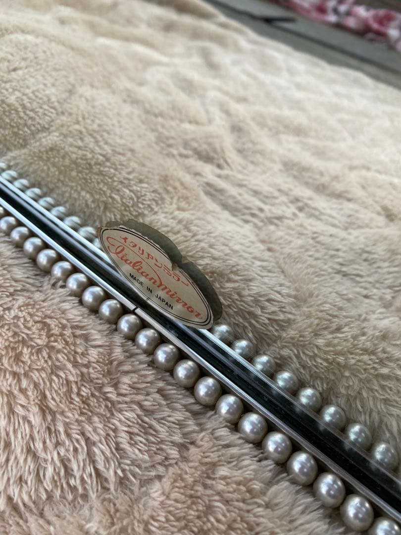 パール付壁掛けミラー　アンティーク　ヴィンテージ　ショップ　サロン　美容室　鏡