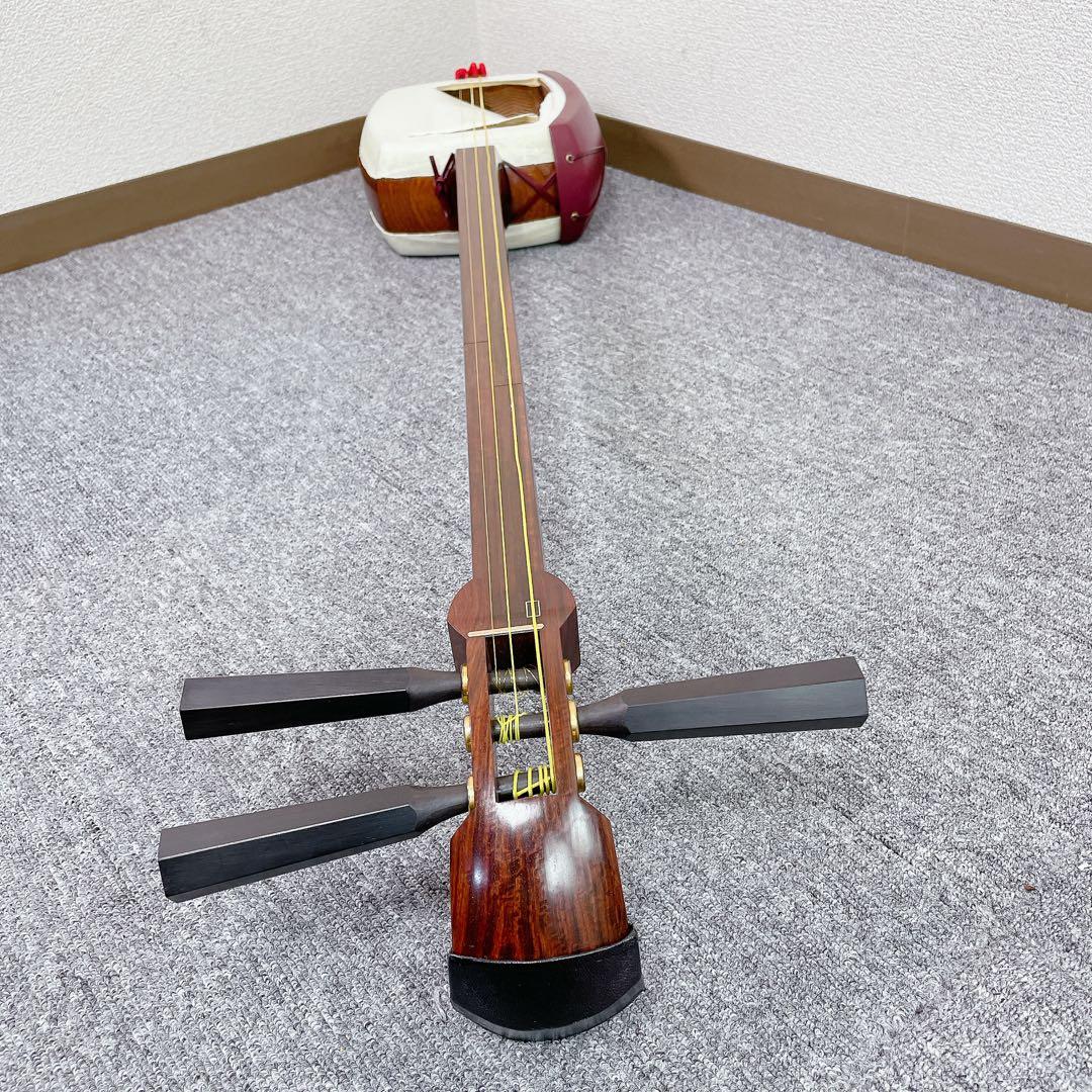 津軽三味線 金細 太棹 紅木 2本溝 K9 綾杉彫り胴 和楽器