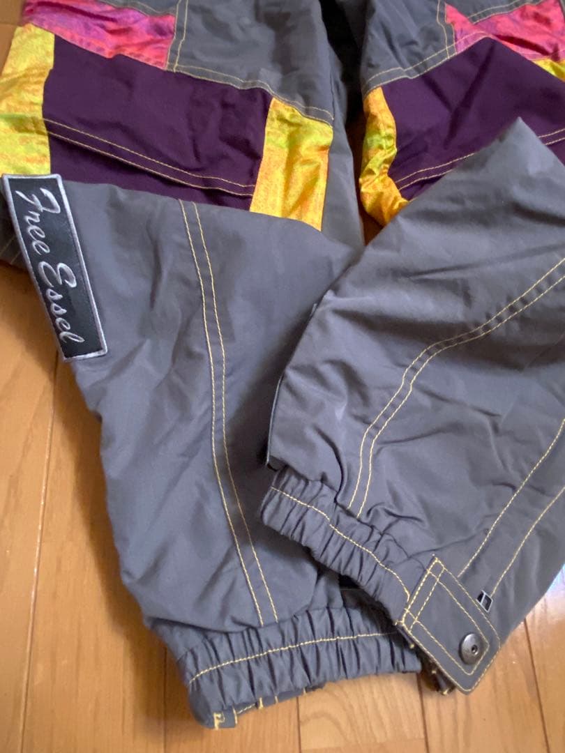 美品　FREE ESSEL フリーエッセル　スキーウェア　Ｌ　♪