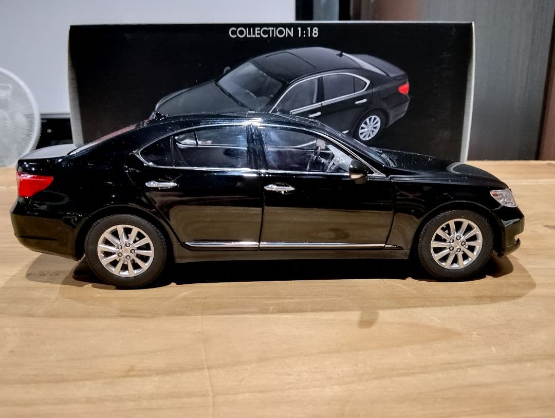 1/18 ノレブ　レクサス　LS460　中期型　ミニカー　ブラック