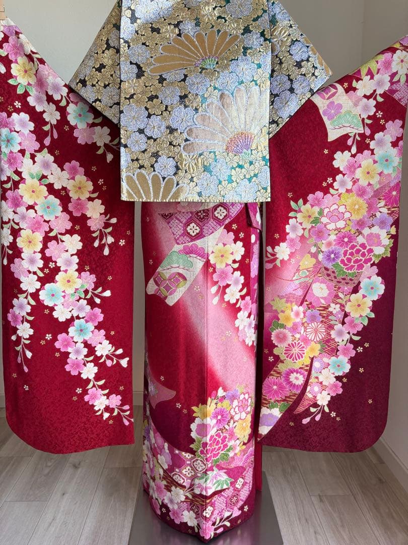 《特別最終価格❣️①•８／末迄》⭐️華やかで可愛い振袖フルセット　正絹　成人式