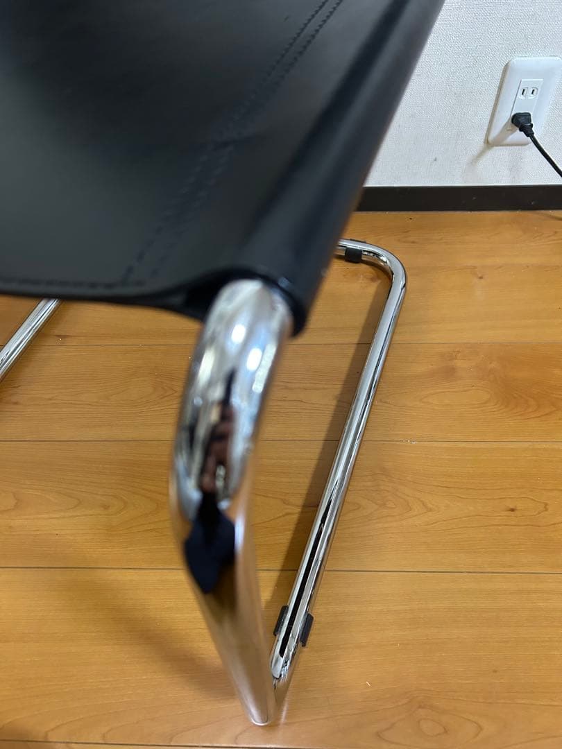 マルトスタム キャンティレバー チェア 本革