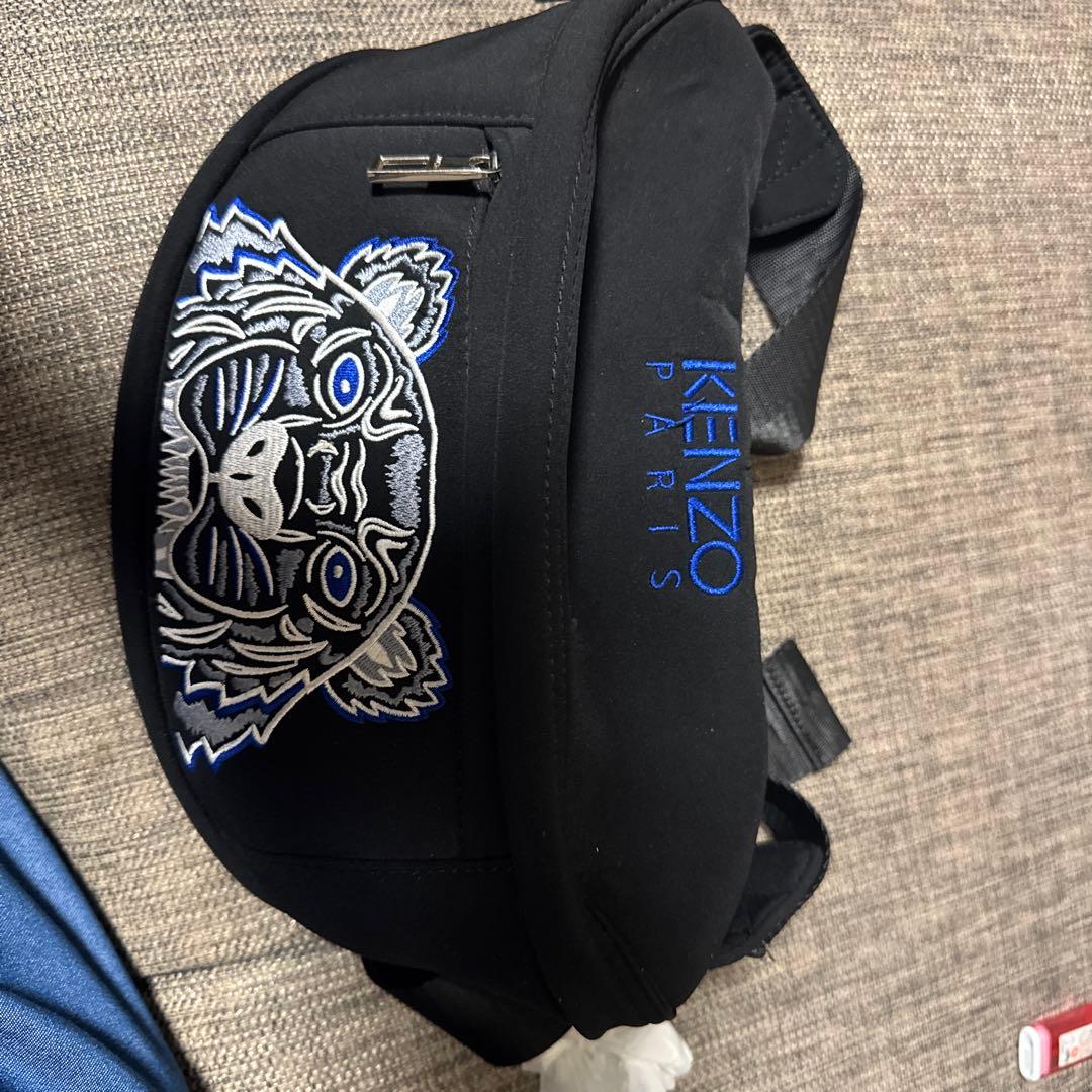 KENZO タイガーロゴ刺繍 ボディバッグ - メルカリ