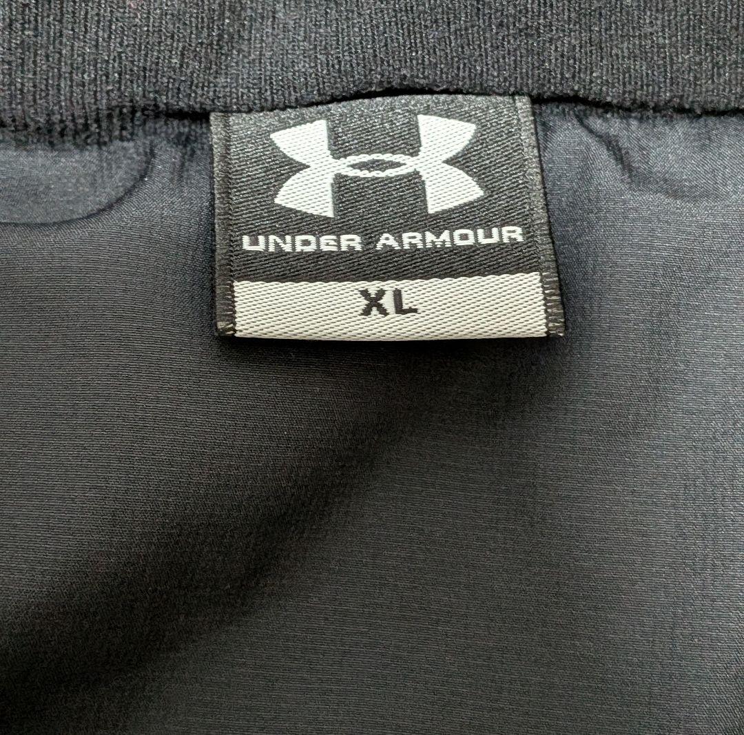 UNDER ARMOUR 刺繍ロゴ　フード付きベンチコート　ロングダウン黒　XL