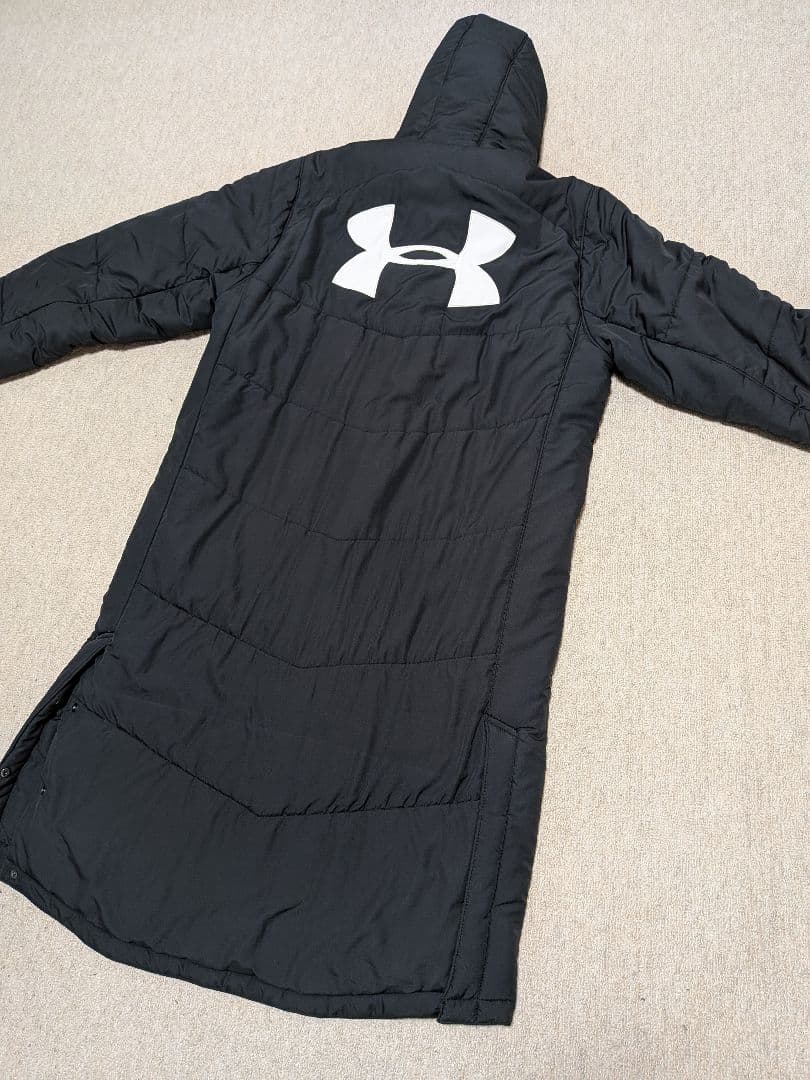 UNDER ARMOUR 刺繍ロゴ　フード付きベンチコート　ロングダウン黒　XL