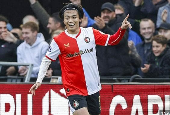 フェイエノールト 上田綺世　PRO ホーム（M）2025-26