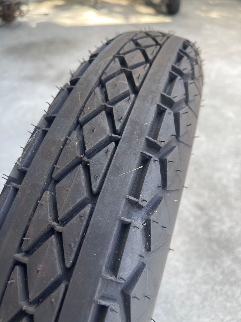 コッカータイヤ4.00-18 COKER TIRE試し履き