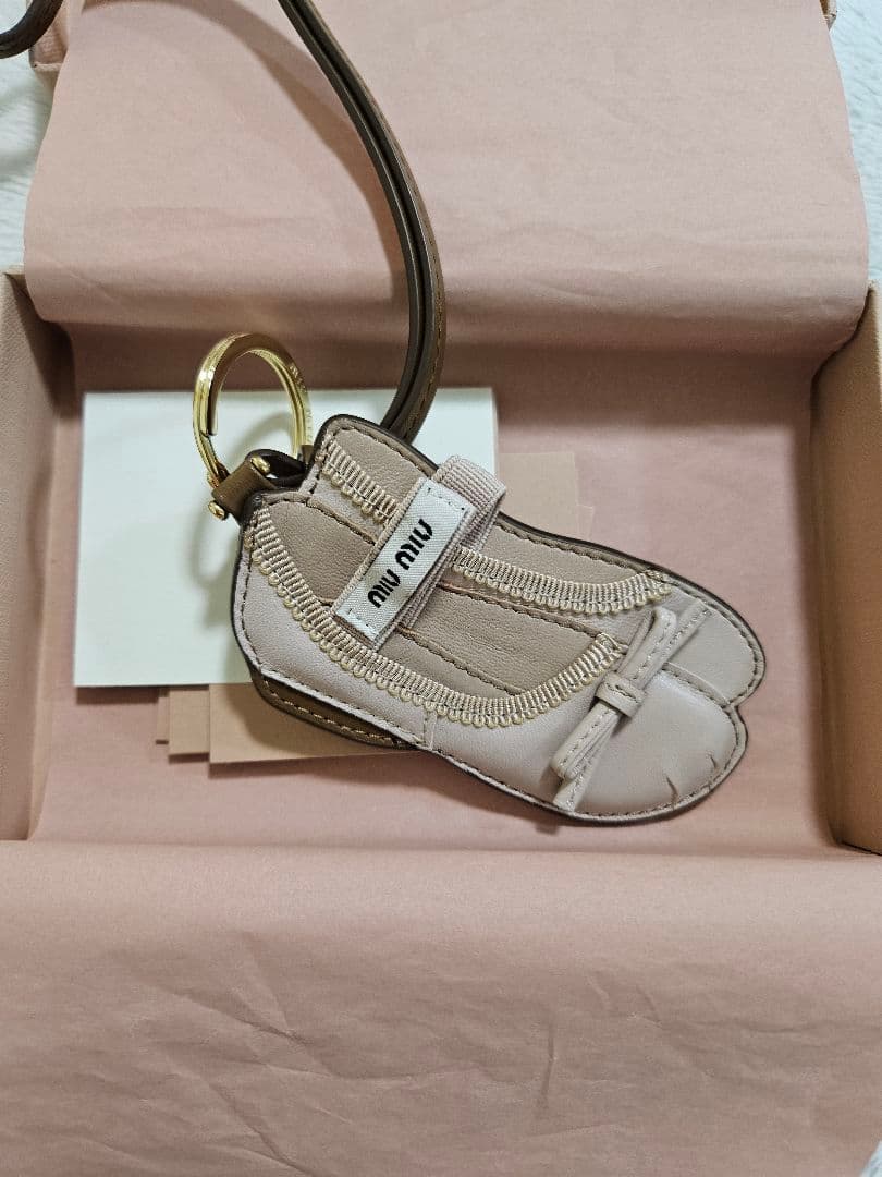 ミュウ バレエ レザー キーリング トリック miumiu ミュウミュウ