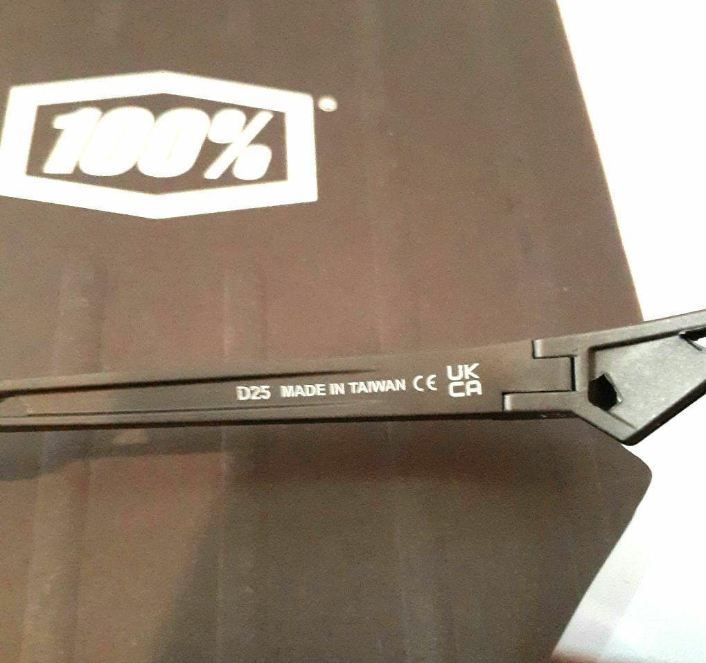 100% HYPERCRAFT ブラック ゴールド ワンハンドレッド サングラス