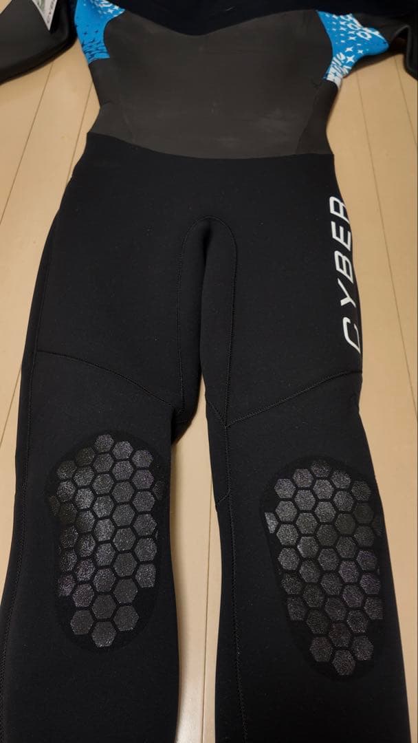 サイバー　ウェットスーツ