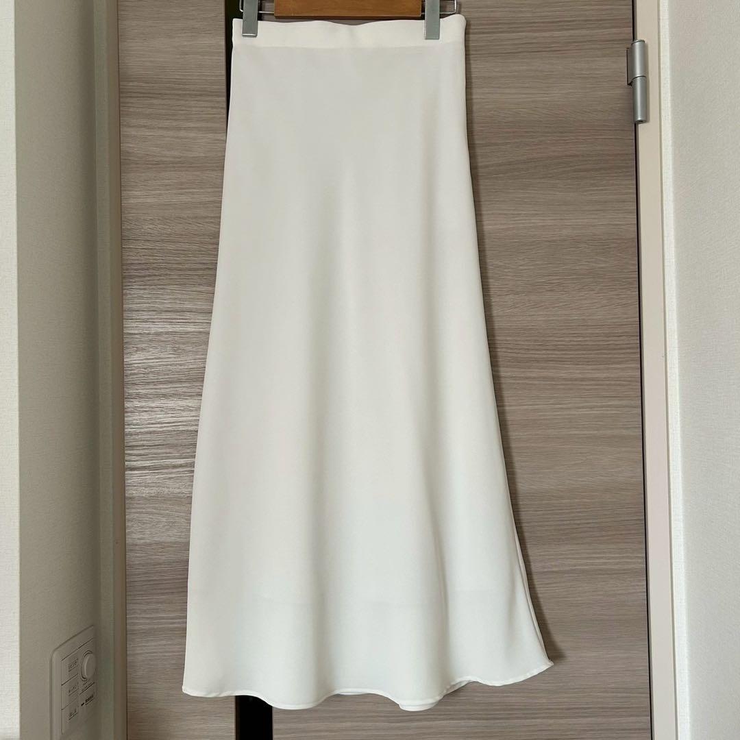 専用 美品 ノーリーズ ソフィー ウォッシャブルマットサテンナロースカート 36