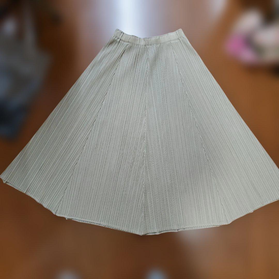 プリーツプリーズ　スカート ベージュ